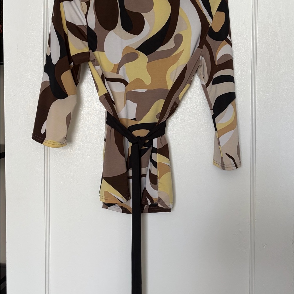 BCBGMaxAzria Multicolor Abstract Top - Picture 2 of 3